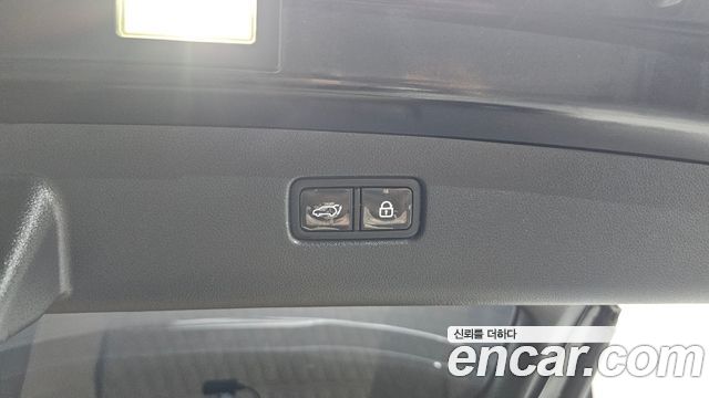 Genesis GV70 2021 — photo 30