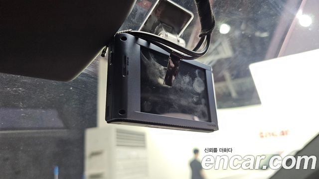 Genesis GV70 2021 — photo 31