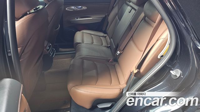 Genesis GV70 2021 — photo 33