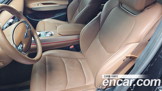 Genesis GV70 2021 — photo 34