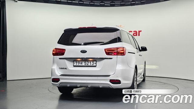 Kia Canival 2019 — photo 4