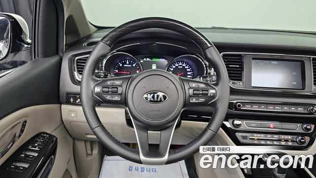 Kia Canival 2019 — photo 14