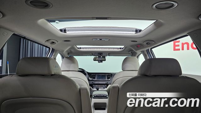 Kia Canival 2019 — photo 18
