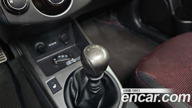Kia Porte 2010 — photo 9