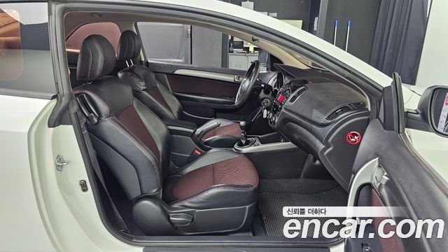 Kia Porte 2010 — photo 11