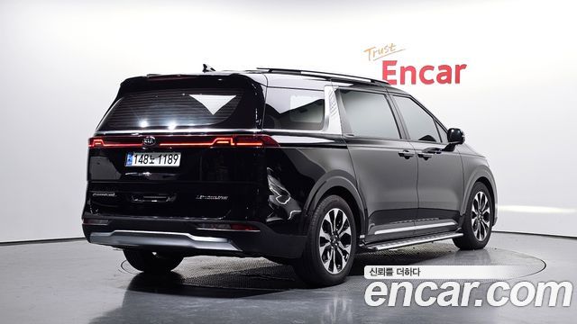 Kia Canival 2021 — photo 2
