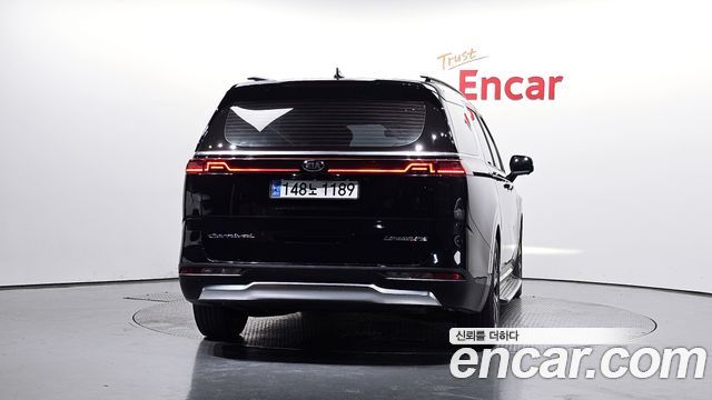 Kia Canival 2021 — photo 4