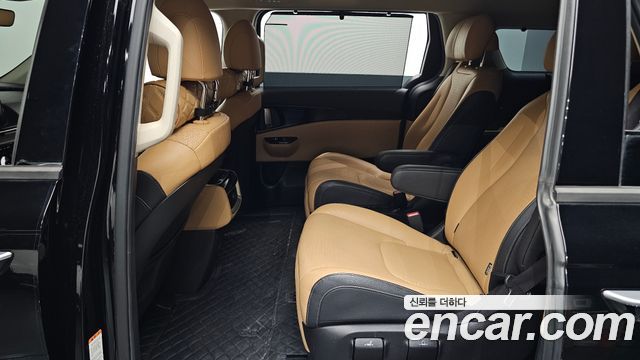 Kia Canival 2021 — photo 18