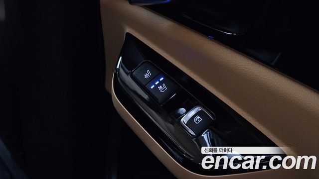 Kia Canival 2021 — photo 24