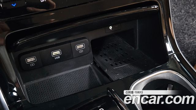 Kia Canival 2021 — photo 28