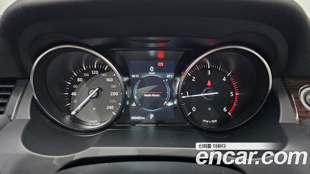 Land Rover Range Rover Evoque 2018 — photo 11