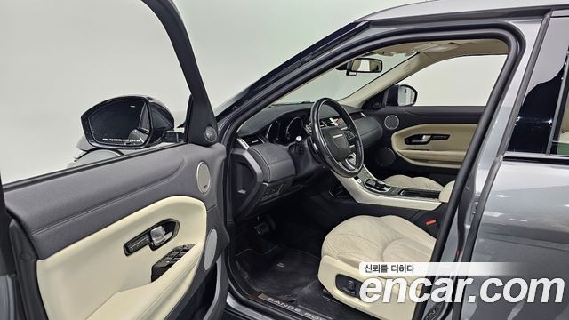 Land Rover Range Rover Evoque 2018 — photo 13
