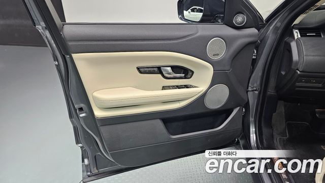 Land Rover Range Rover Evoque 2018 — photo 14