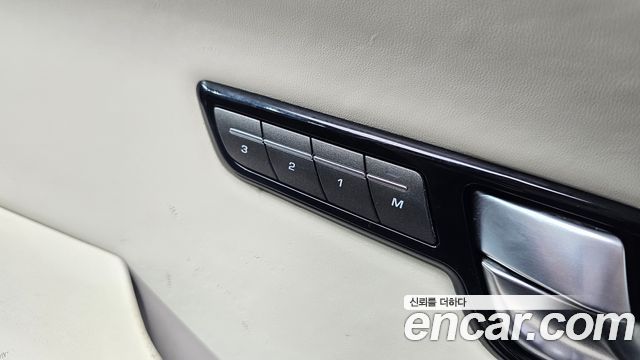 Land Rover Range Rover Evoque 2018 — photo 30