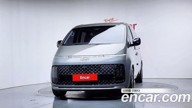 Hyundai Staria 2023 — photo 3
