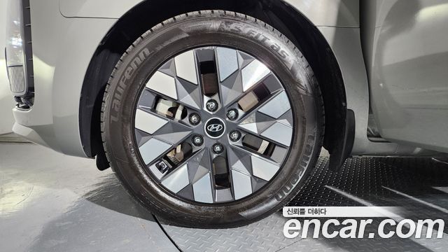 Hyundai Staria 2023 — photo 5