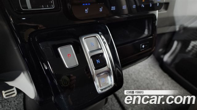 Hyundai Staria 2023 — photo 9