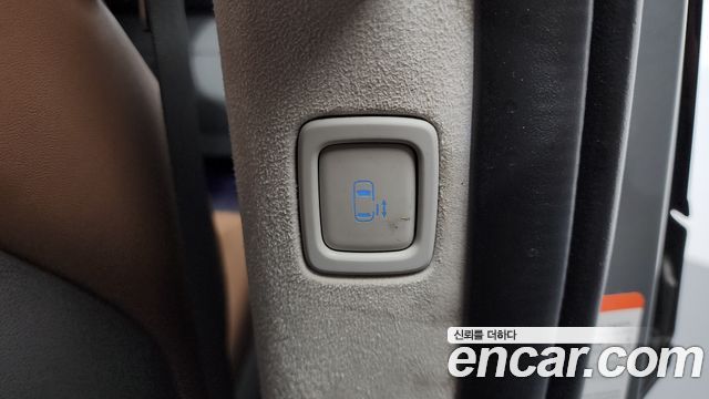 Hyundai Staria 2023 — photo 18