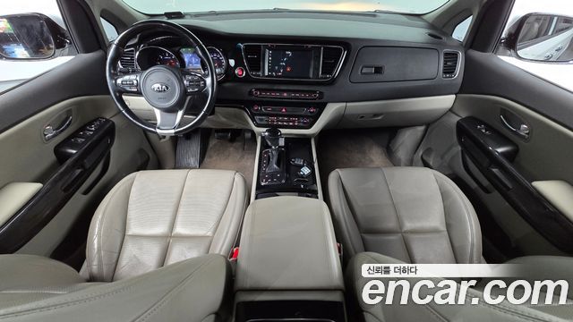 Kia Canival 2016 — photo 7