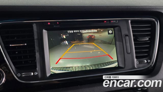 Kia Canival 2016 — photo 16