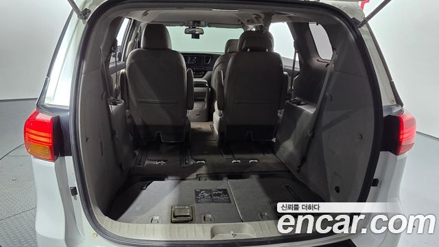 Kia Canival 2016 — photo 20
