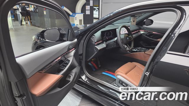 BMW 5-Series 2026 — photo 13