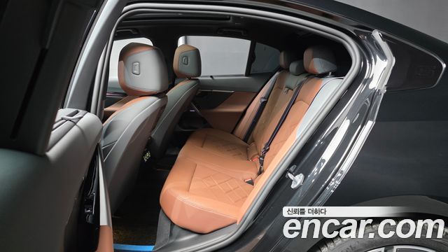 BMW 5-Series 2026 — photo 18