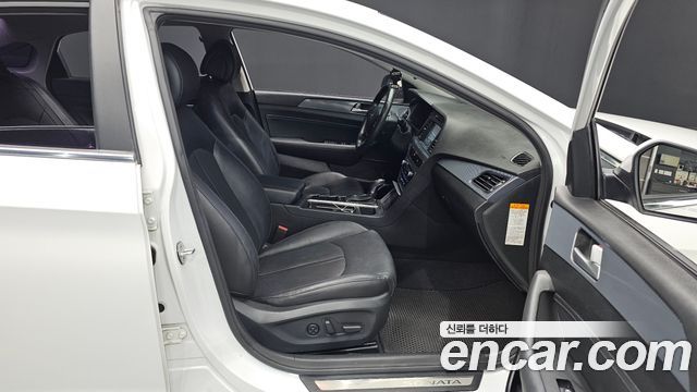 Hyundai Sonata 2015 — photo 16
