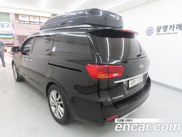 Kia Canival 2019 — photo 3