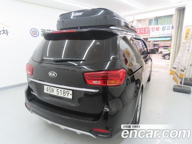 Kia Canival 2019 — photo 4