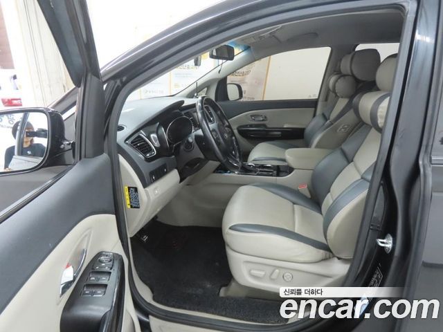 Kia Canival 2019 — photo 5