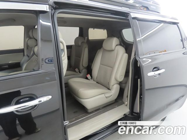 Kia Canival 2019 — photo 6
