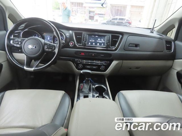 Kia Canival 2019 — photo 7