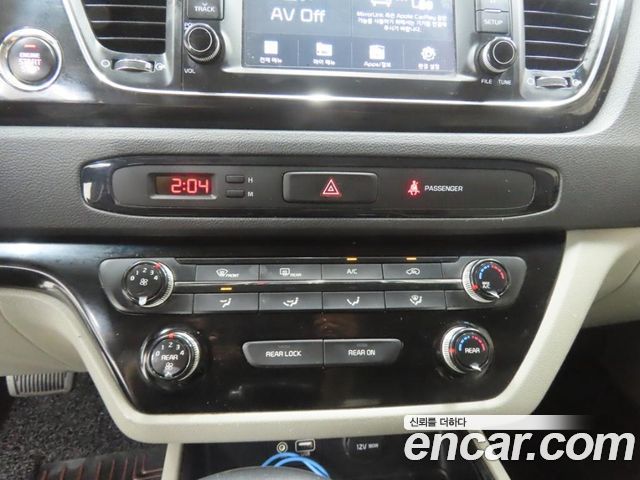 Kia Canival 2019 — photo 11