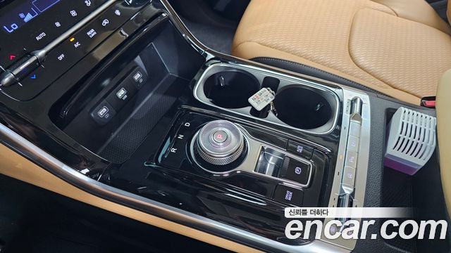 Kia Canival 2023 — photo 9
