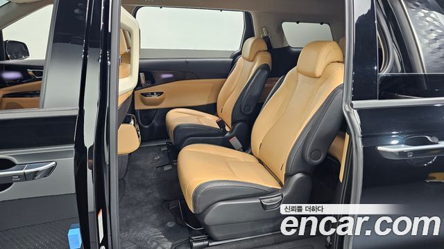 Kia Canival 2023 — photo 11