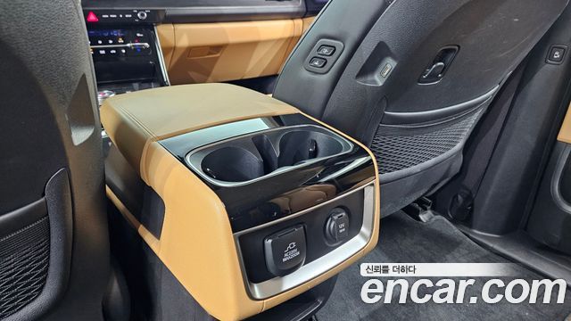 Kia Canival 2023 — photo 18
