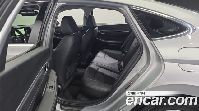 Hyundai Sonata 2023 — photo 11