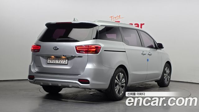 Kia Canival 2020 — photo 2