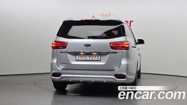 Kia Canival 2020 — photo 4