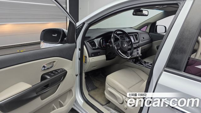 Kia Canival 2020 — photo 10