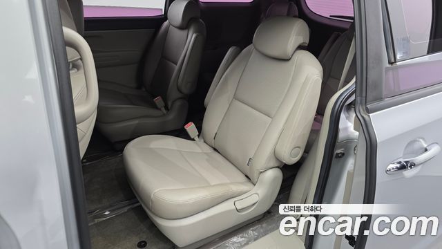Kia Canival 2020 — photo 11