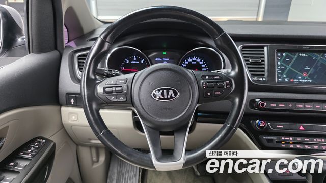 Kia Canival 2020 — photo 12