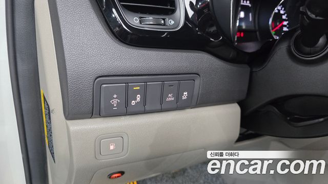 Kia Canival 2018 — photo 12