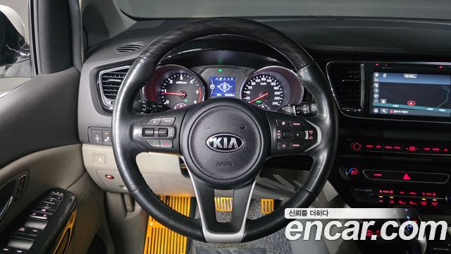 Kia Canival 2018 — photo 13