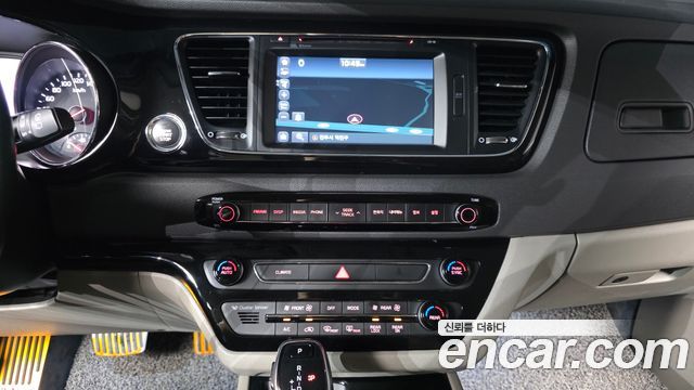 Kia Canival 2018 — photo 14