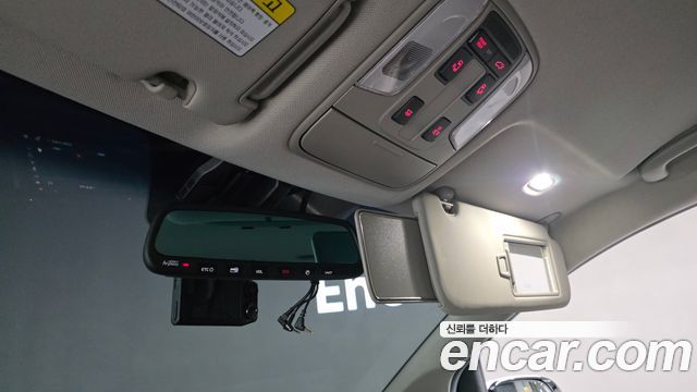 Kia Canival 2018 — photo 16
