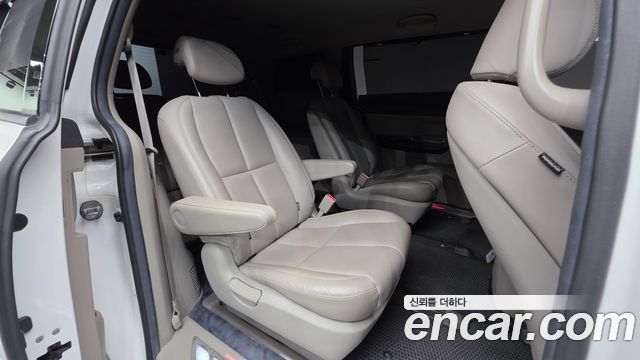 Kia Canival 2018 — photo 19