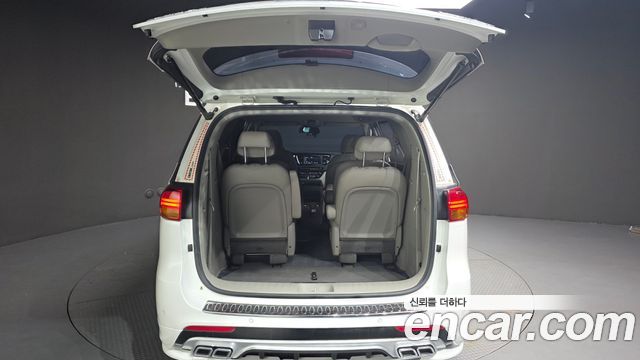 Kia Canival 2018 — photo 20