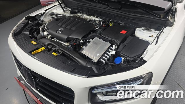 Mercedes-Benz GLB-Class 2024 — photo 6